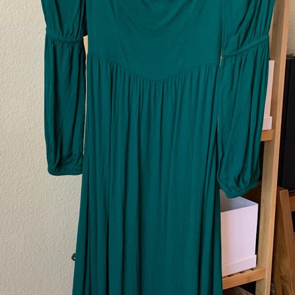 Reformation Mica Midi Dress in Emerald - Picture 8 of 11